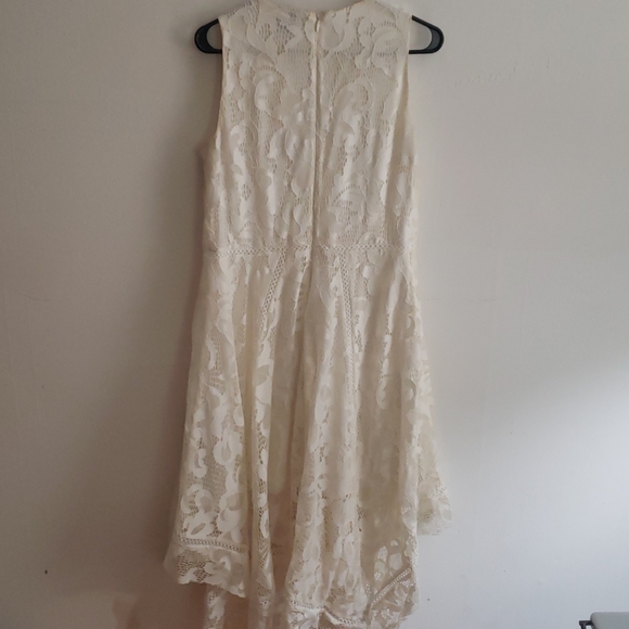 Dress - Picture 3 of 4